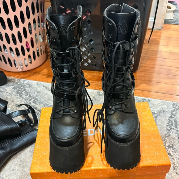 YRU Shoes - YRU BONDAGE PLATFORM BOOTS- US7